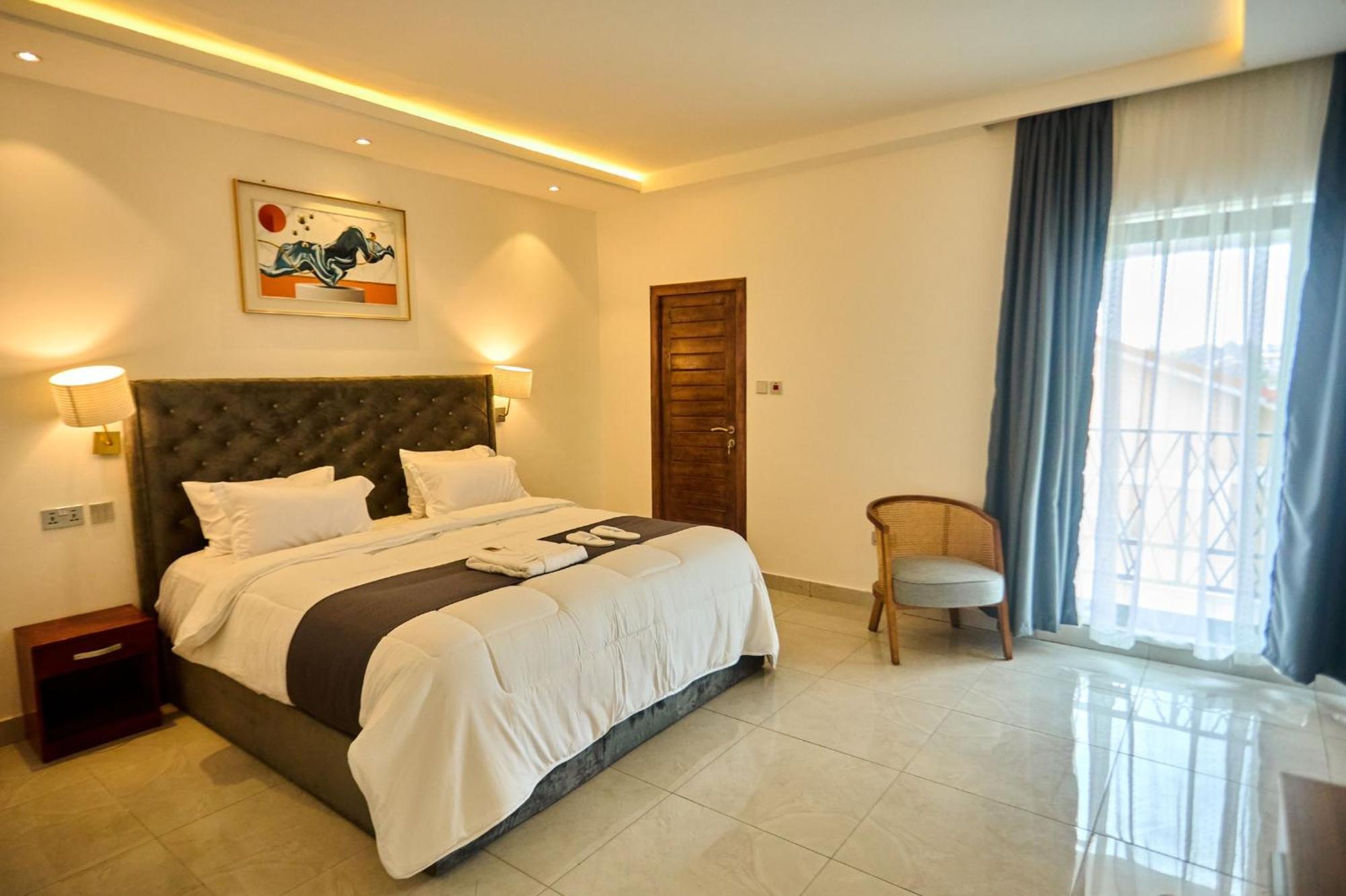 Aiden Homes And Apartments Hotel Koforidua Exterior photo