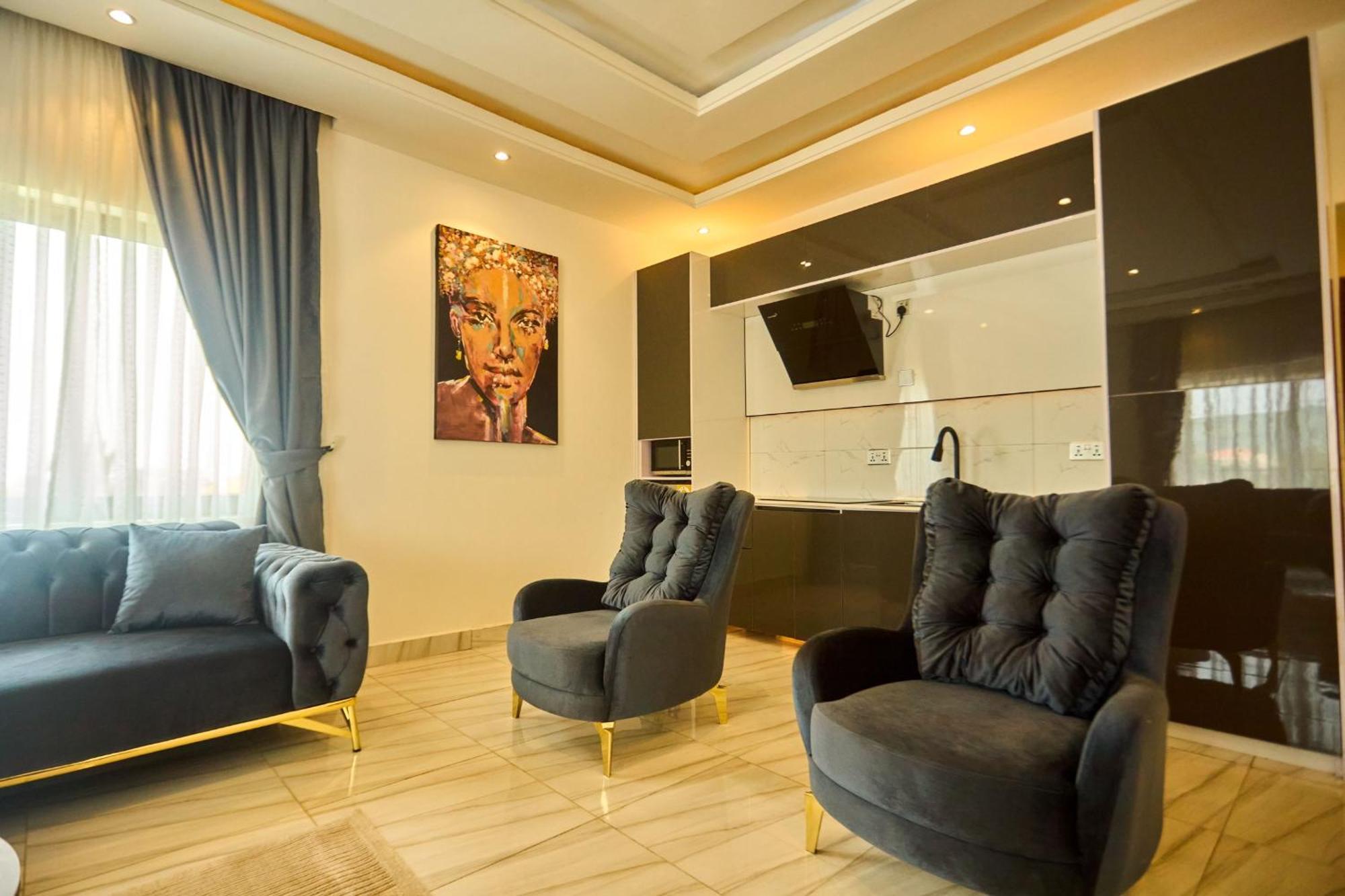 Aiden Homes And Apartments Hotel Koforidua Exterior photo