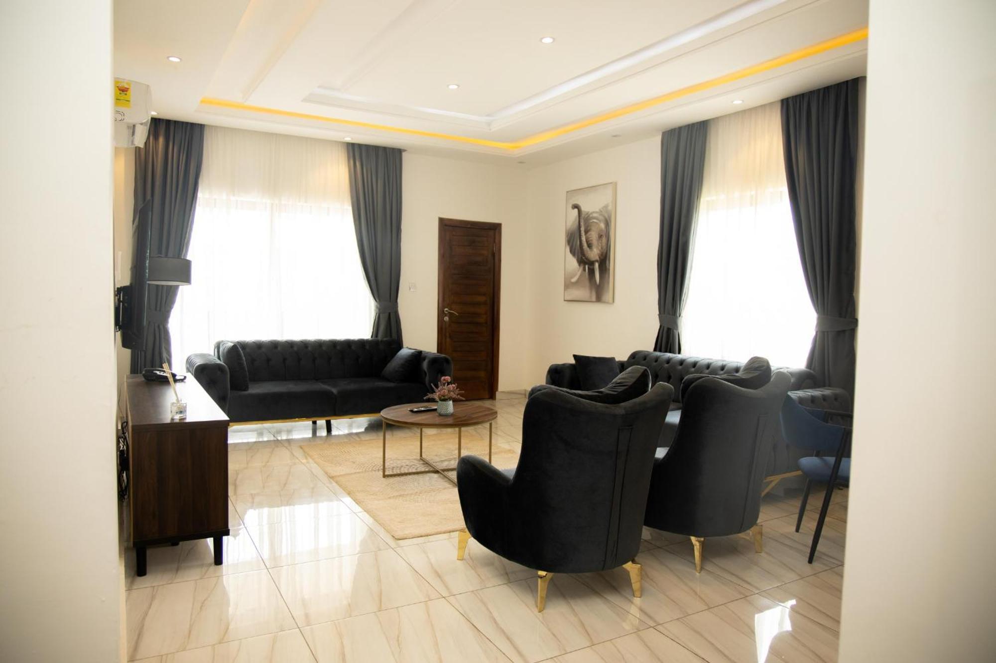 Aiden Homes And Apartments Hotel Koforidua Exterior photo