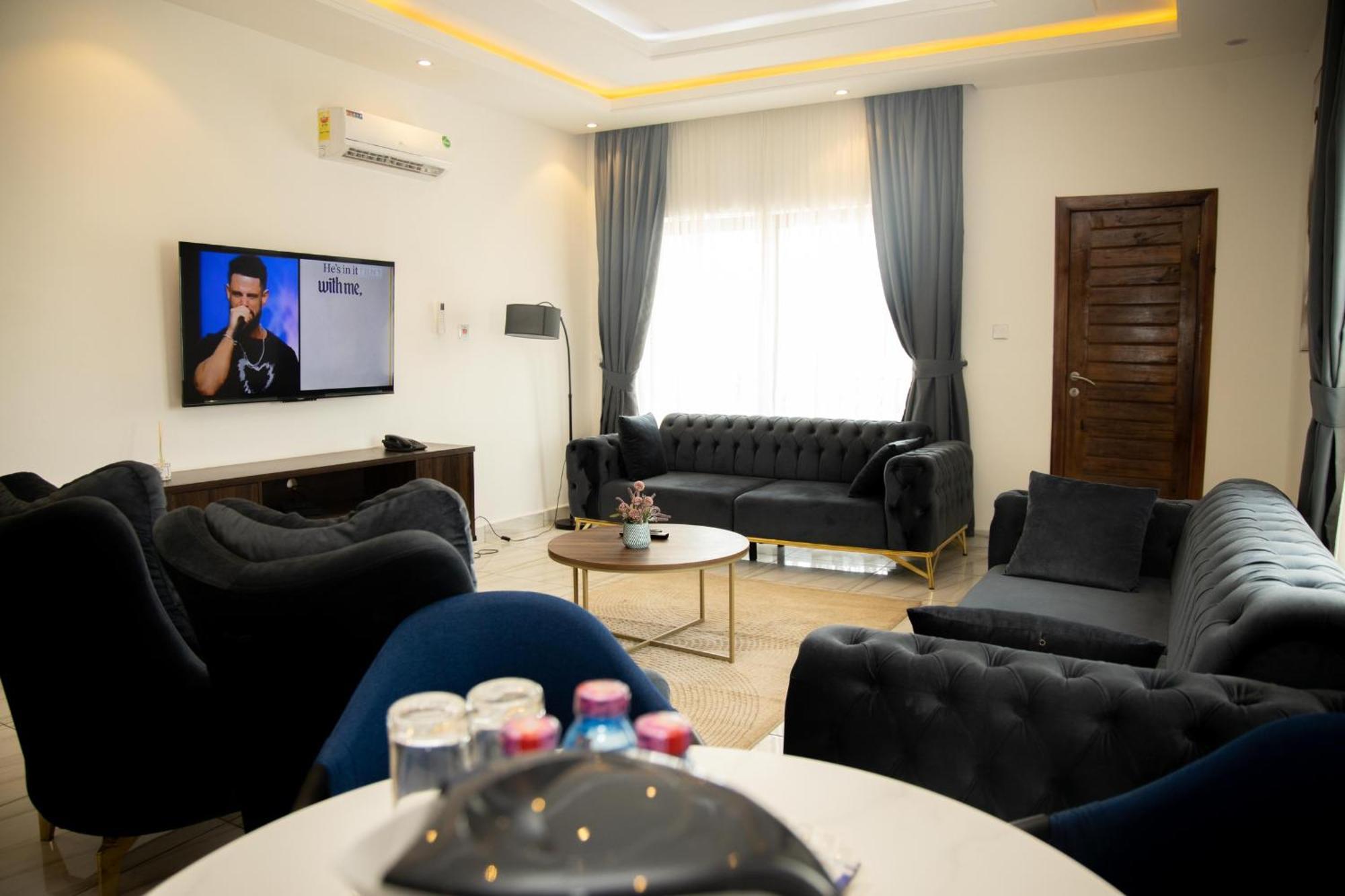 Aiden Homes And Apartments Hotel Koforidua Exterior photo
