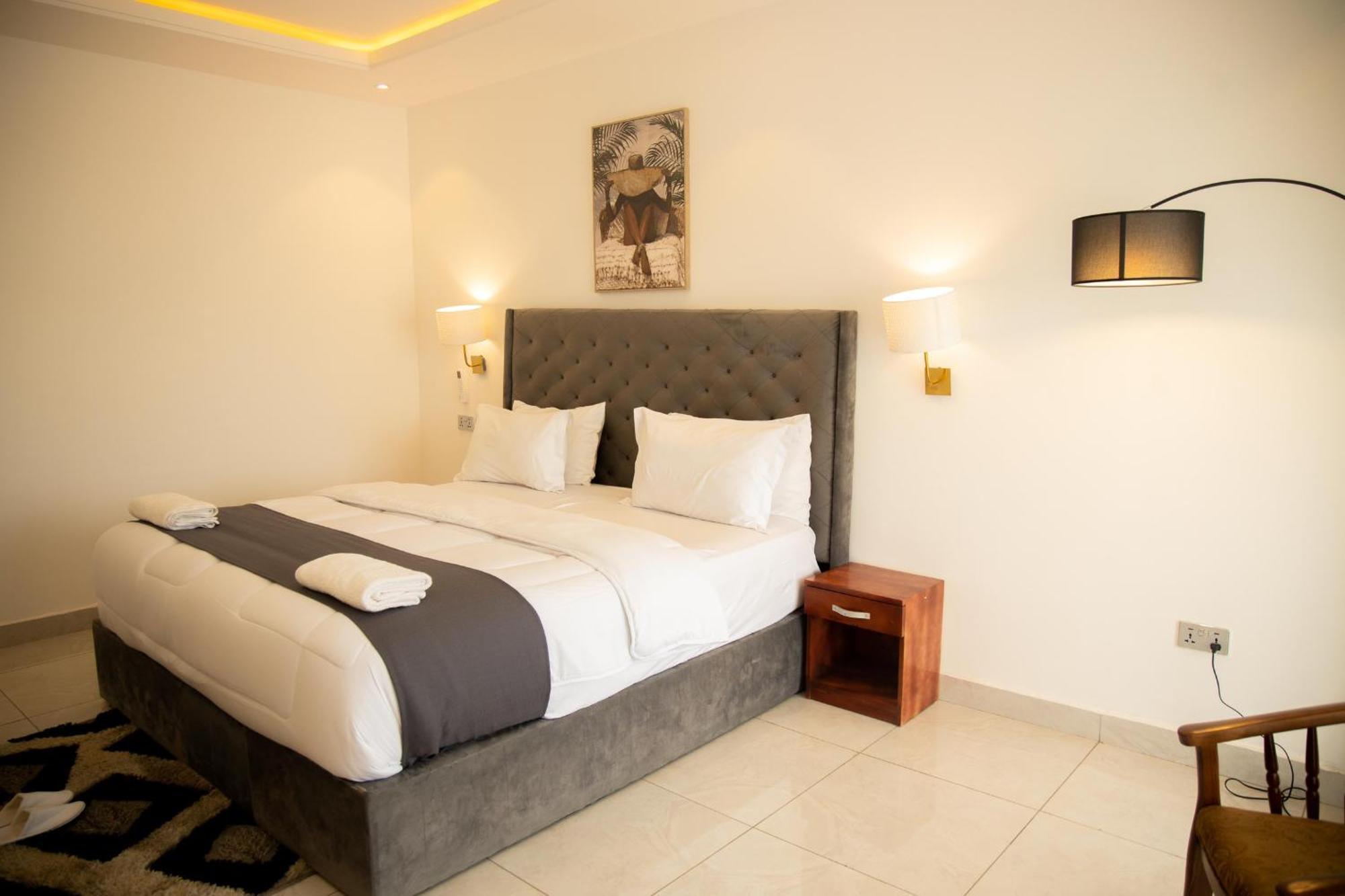 Aiden Homes And Apartments Hotel Koforidua Exterior photo