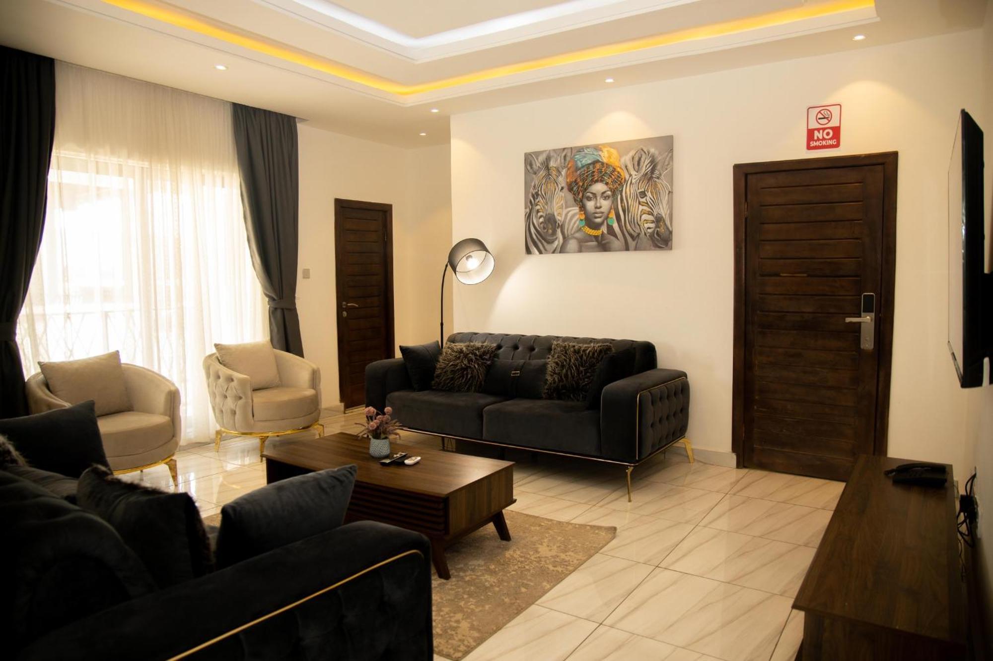 Aiden Homes And Apartments Hotel Koforidua Exterior photo