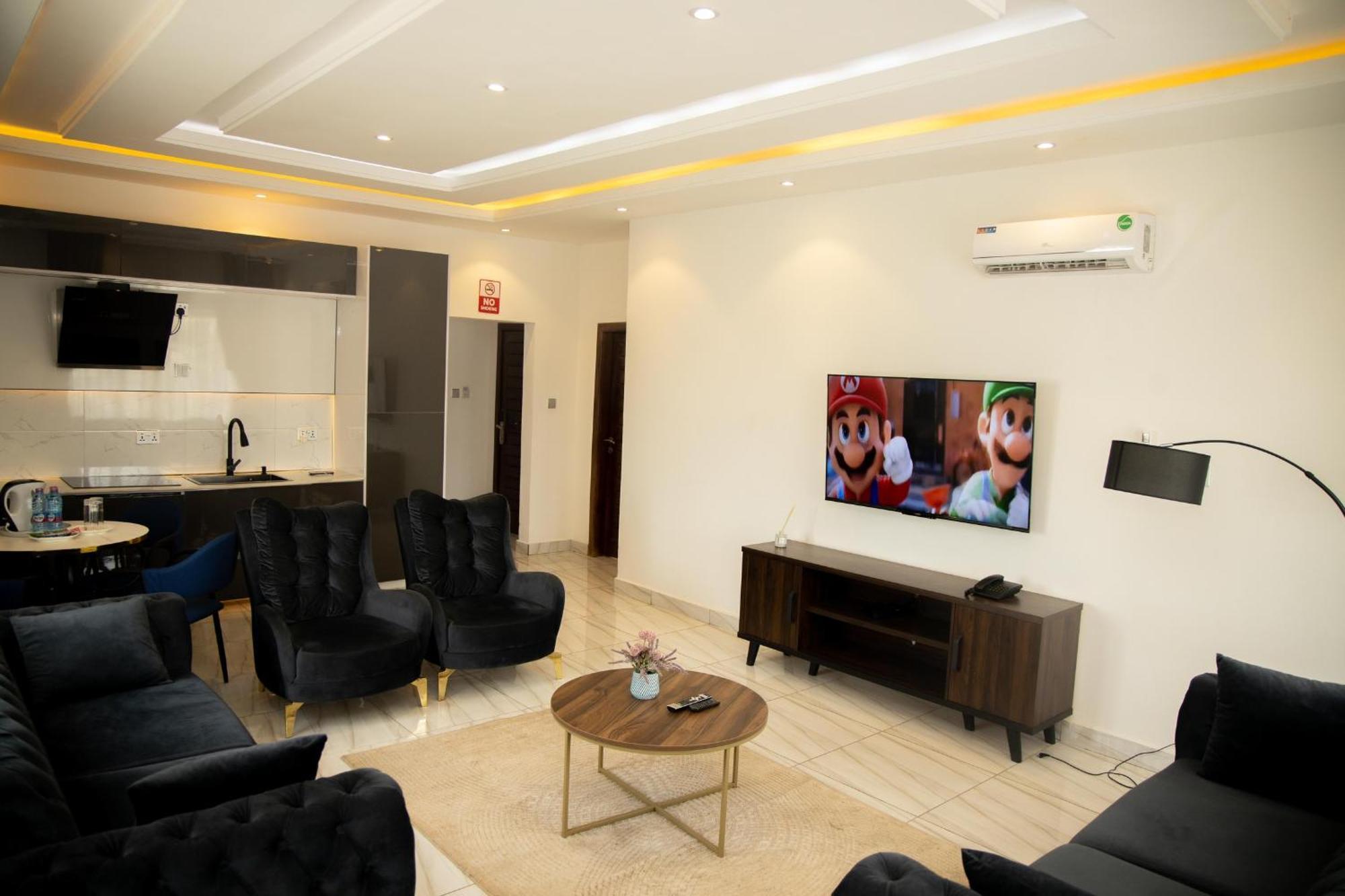 Aiden Homes And Apartments Hotel Koforidua Exterior photo